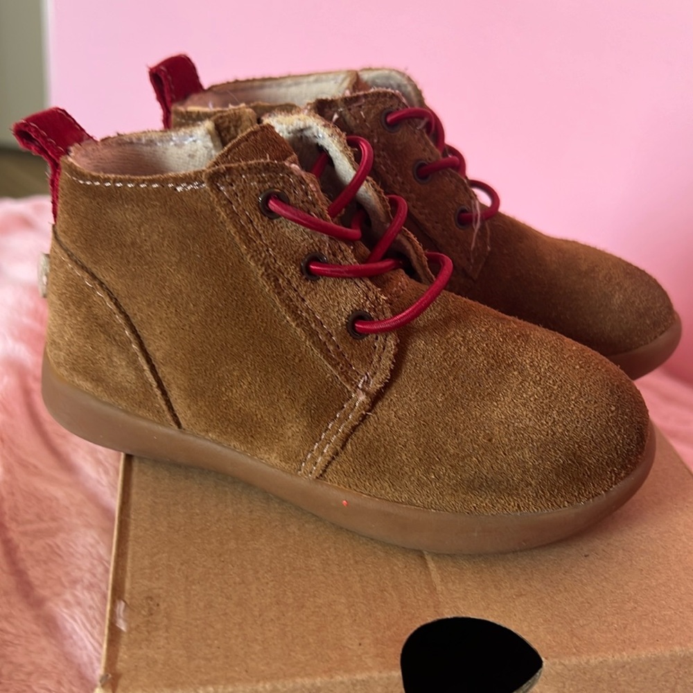 Ugg size 8 toddler
